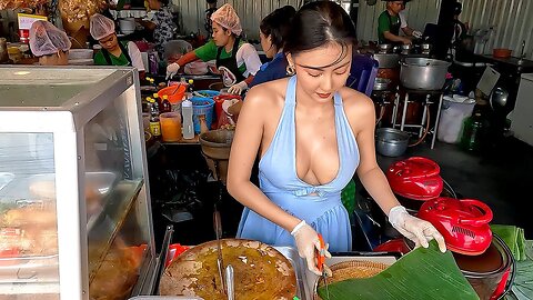 Lots Of Customers! The Most Popular Chicken Lady In Pattaya - Thai Street Food