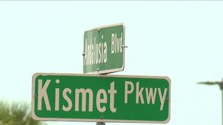 City of Cape Coral utilizes 3-person crew to maintain thousands of street signs