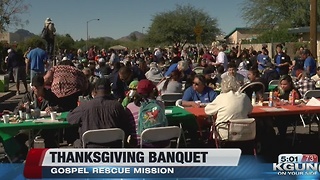Thousands attend Thanksgiving dinner in Tucson