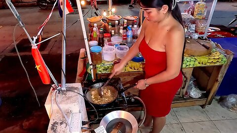 Pork Fried Rice & Pad Thai Cooked by Sexy Lady - Thai Street Food