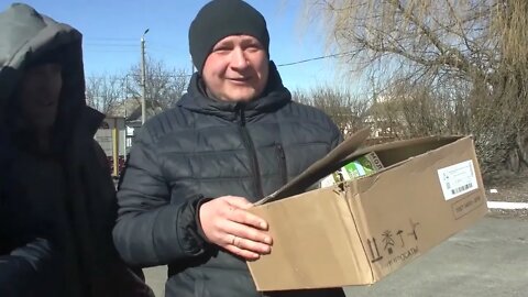 Russian servicemen delivered humanitarian aid to the settlements of the Kiev region