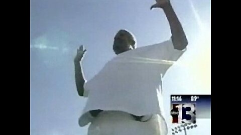 (May 26th 2005) Prophet Yahweh summons a UFO in the sky for ABC News in Las Vegas.