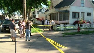 14 people displaced after 3 homes catch fire in Milwaukee