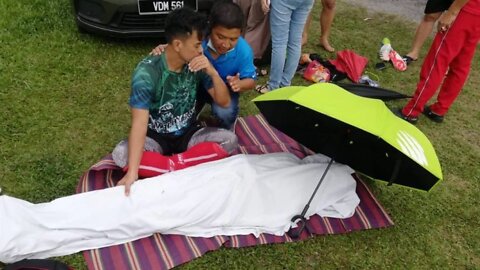 Referee Collapses And Dies During Football Match In Malaysia!