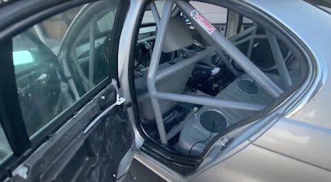 SpecE46 TC Design Cage, OMP HTE-R, Sparco Harness Install