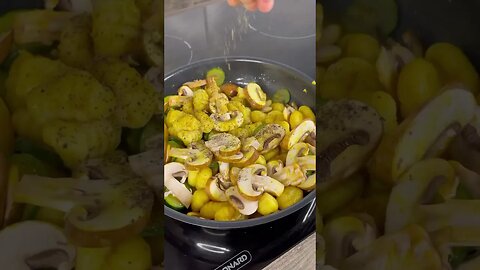 Gnocchi vegetable pan