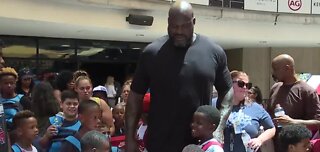 Shaquille O'Neal helps Las Vegas valley students at 'Shaq-to-School'
