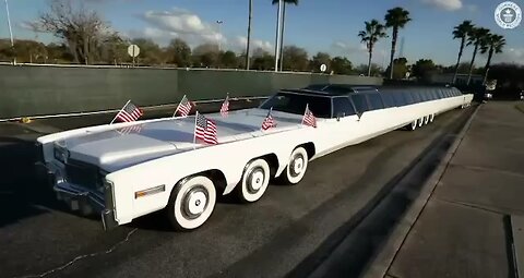 This is what the longest car in the world!
