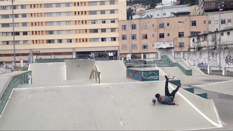 Skateboarder Falls And Hit Your Back | Venda Seu Vídeo