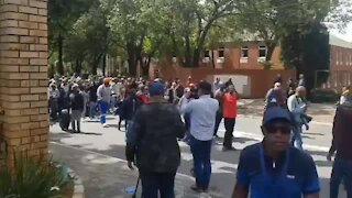 UPDATE 1 - Alex residents leave Sandton after failed attempt to get Mashaba to address them (eP8)