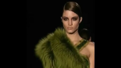Marija Vujovic in her final look at Gucci fall winter 2004 during Milan fashion week