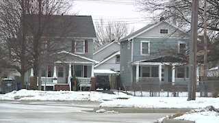 Cleveland city officials working on plan to improve declining 'middle neighborhoods'