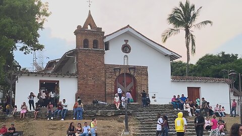 Cali, Colombia Walking Tour 4K - San Antonio Park