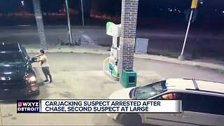 Off-duty police officer carjacked at gunpoint in Detroit, suspect arrested