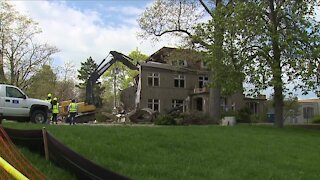 In-Depth: Demolition of beloved mansion 'bittersweet' as lakefront revitalization project begins in Vermilion