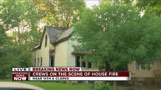 2-alarm fire breaks out on Milwaukee's north side