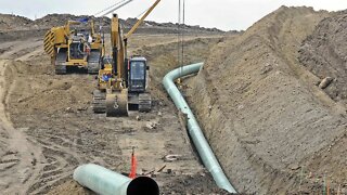 Judge Orders Temporary Shutdown Of Dakota Access Pipeline