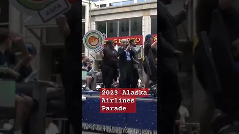 2023 Alaska airlines Parade #adventurezwithpaul #alaskaairlines #alaskaairlines #seafair