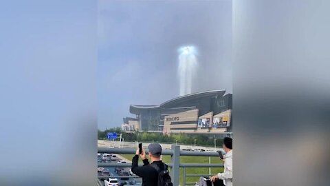 A strange giant-like pillar of light was filmed in Shenyang, China