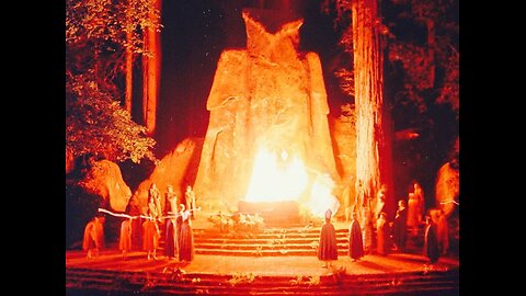 Alex Jones asks Locals about the Bohemian Grove in 2000.