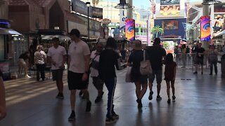 Crowds flock to Las Vegas for Memorial Day weekend