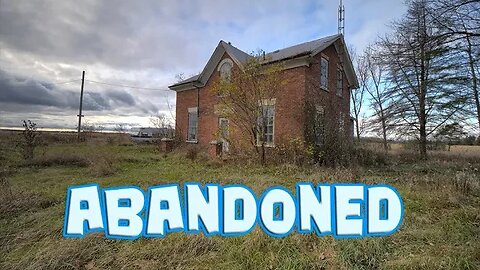 Exploring a Haunted Abandoned House With Creepy Dolls Inside! (GHOST CAUGHT ON CAMERA!)