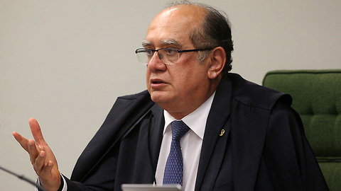 No Pacaembu, multidão chama Gilmar Mendes de 'ladrão' e 'corrupto'