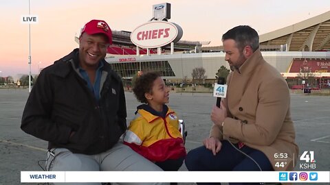 Today Show Anchor Craig Melvin discusses experience at Arrowhead for Sunday Night Football with son Del