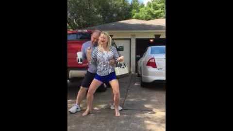 Parents Embarrass Their Daughter With ‘Uptown Funk’ Public Dance