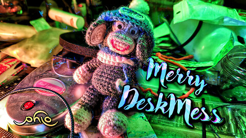 Merry DeskMess
