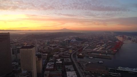 Urban vs Nature: Drone captures Seattle's incredible scenery