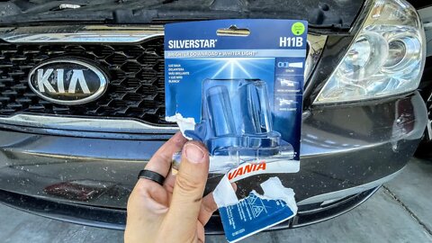 KIA Sedona Headlight Replacement... (a how-to video & demo of the Insta360 ONE RS Leica)