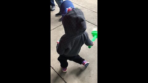Little boy shows off his hilariously precious dance moves
