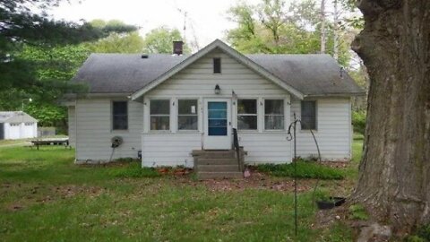 2104 Alamo Avenue, Kalamazoo, MI Presented by Richard Stewart.