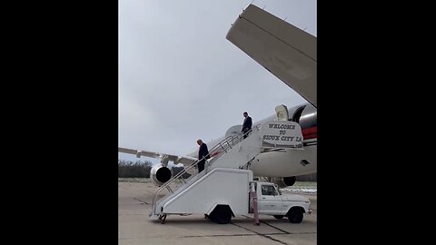 TRUMP❤️🇺🇸🥇ON TRUMP FORCE ONE🤍🇺🇸🛫IN SIOUX CITY IOWA💙🇺🇸🏅🛬⭐️