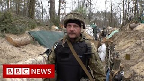 Life for Ukrainian troops dug into Kyiv's trenches - BBC News