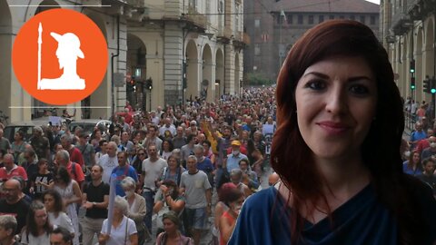 Enrica Perucchietti alla manifestazione No Green Pass di Torino "Riusciremo a fermare la dittatura?"