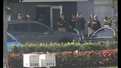 'At Least 25-30' IRS Agents in Tactical Gear Raid Business in Stuart, Florida