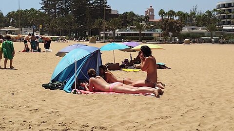 ☀️🍑👙 Maspalomas Beach Life Summer 2023 unreleased 🏖️☀️ : A Beachwalk to Remember 4K 🎥
