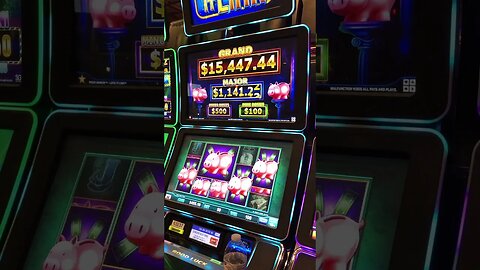 PIGGIES ARE PAYIN'!!! #casino #slots #gambling #casinogame #slotmachine #bonusfeature#jackpot