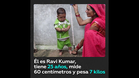 Tiene 25 años y mide 60 centímetros: la historia de uno de los adultos más pequeños de la India