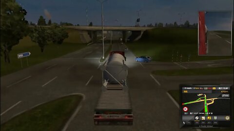 欧洲卡车司机模拟2，路上打盹，开出车道