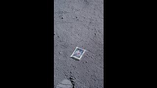 Som ET - 45 - Moon - Apollo 16 and 17 - Charles Duke's Family Photograph on the Moon