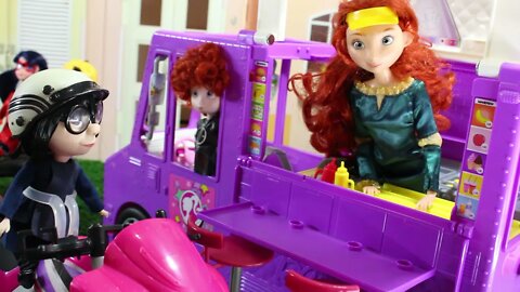 #1 MERIDA FOOD TRUCK | Branca de Neve, Ladybug, Edna e Zezé dos Incríveis, Tarzan | My Toys Show MTS