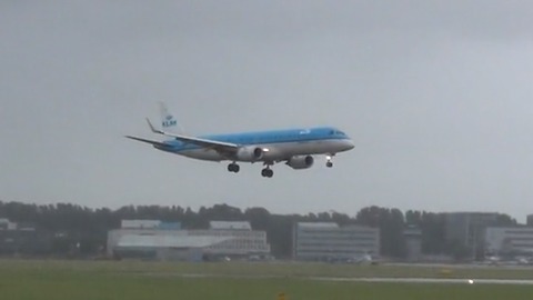 Plane Struck By Severe Winds Makes An Incredible Landing