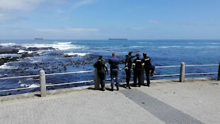 SOUTH AFRICA - Cape Town - Sea Point Drowning (Video) (fJm)