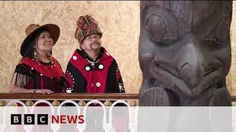 Stolen_ totem pole returned to Canada by Scottish museum - BBC News
