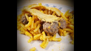 Easy Recipe: Mac and Cheese meatball casserole