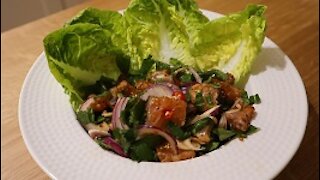 Delicious recipes: Thai spicy salmon sashimi salad