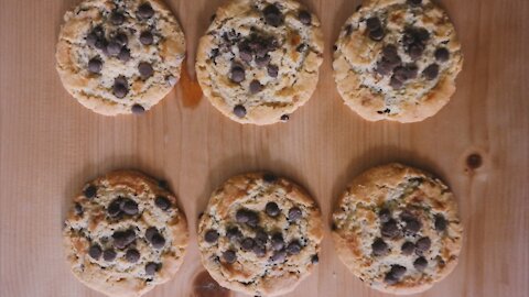 Keto No Bake Chocolate Chip Cookies